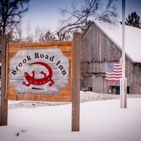 Brook Road Inn Goshen Екстериор снимка