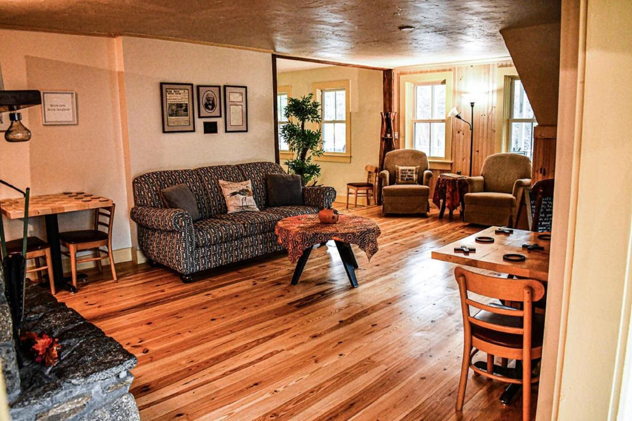 Brook Road Inn Goshen Екстериор снимка