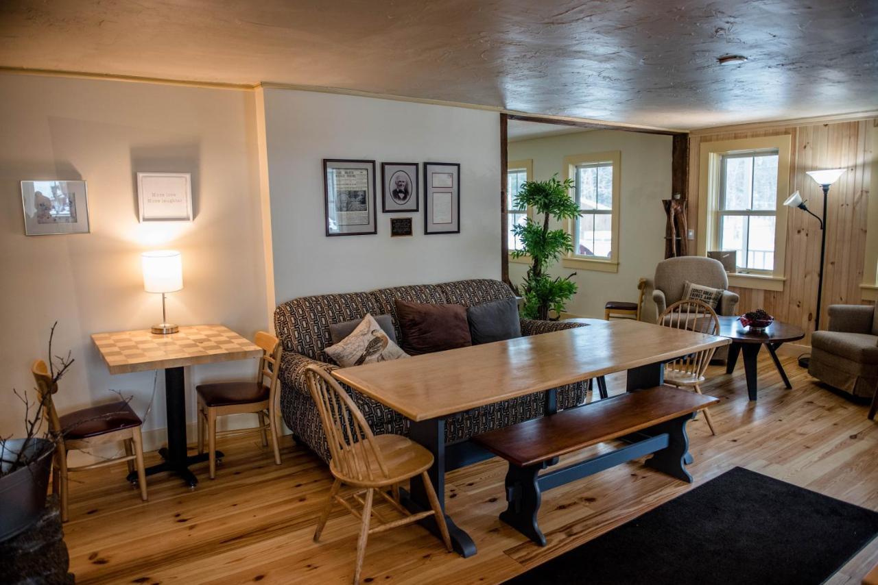 Brook Road Inn Goshen Екстериор снимка