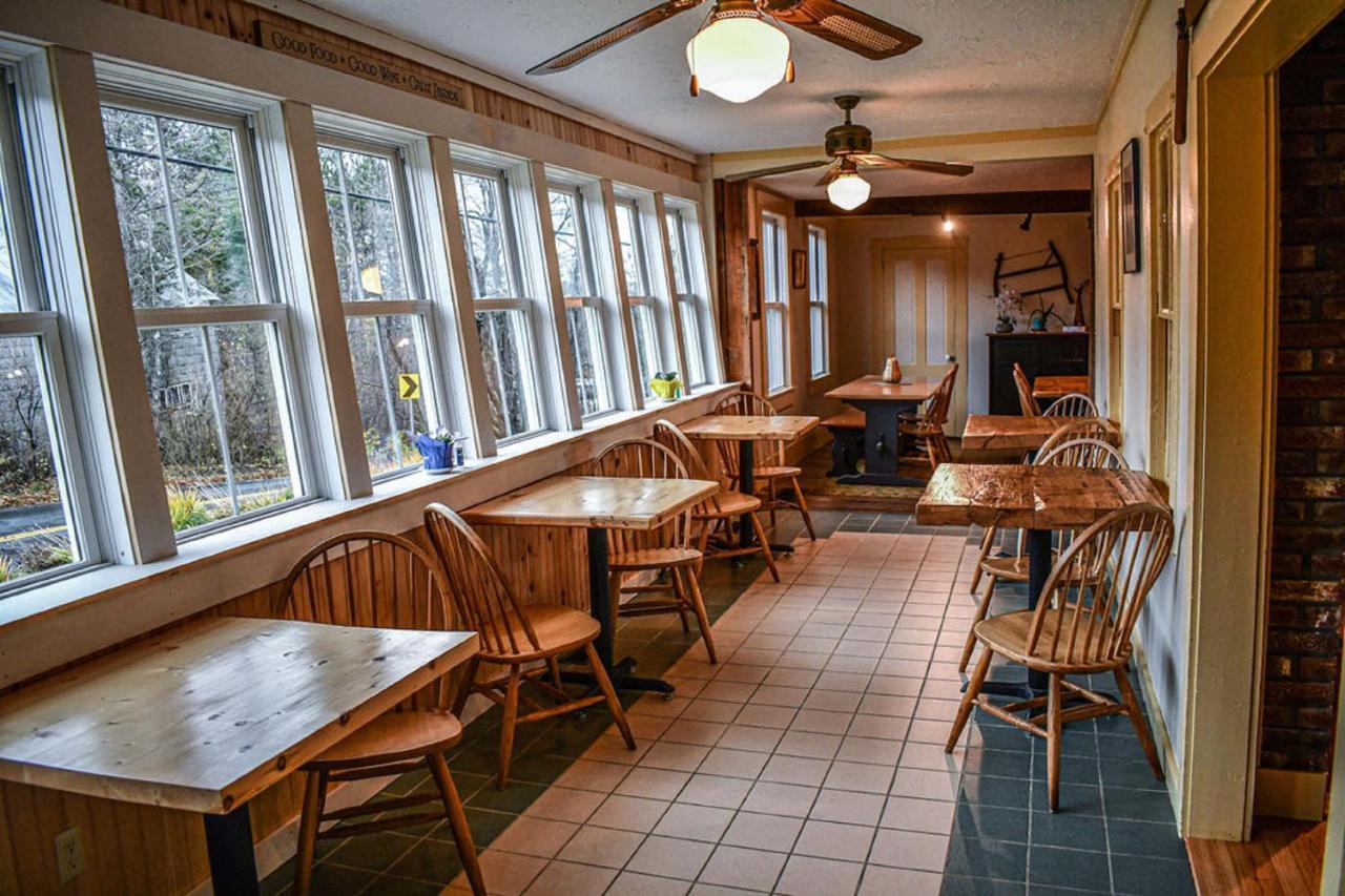 Brook Road Inn Goshen Екстериор снимка