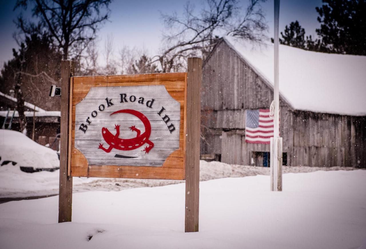 Brook Road Inn Goshen Екстериор снимка