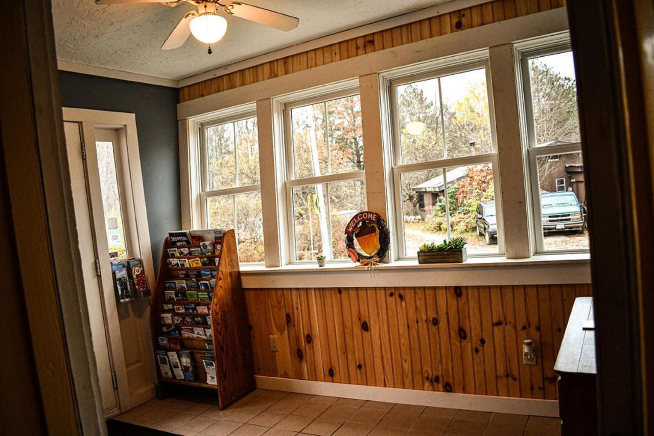 Brook Road Inn Goshen Екстериор снимка